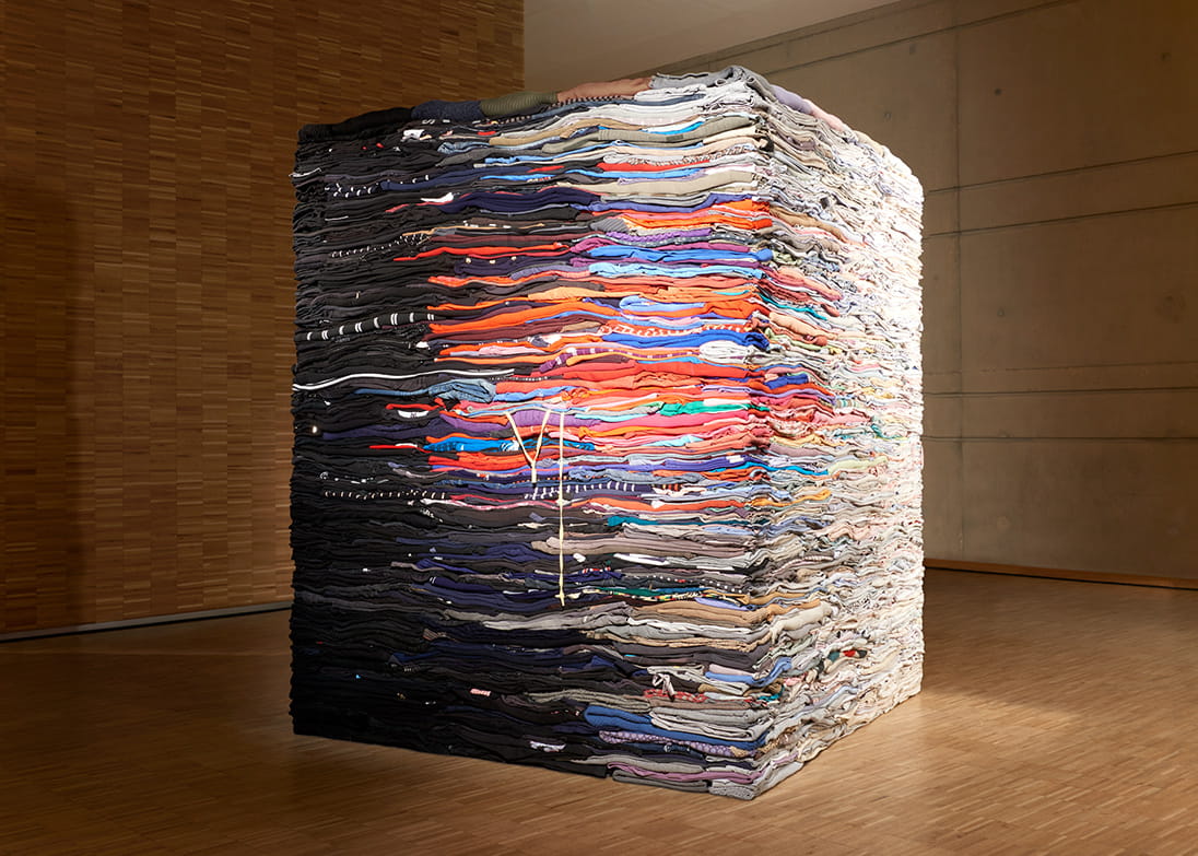 Derick Melander’s latest art installation features 300kg of recycling clothing