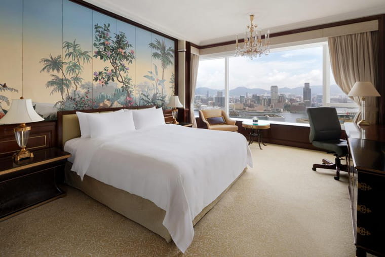A room at the Island Shangri-La, Hong Kong