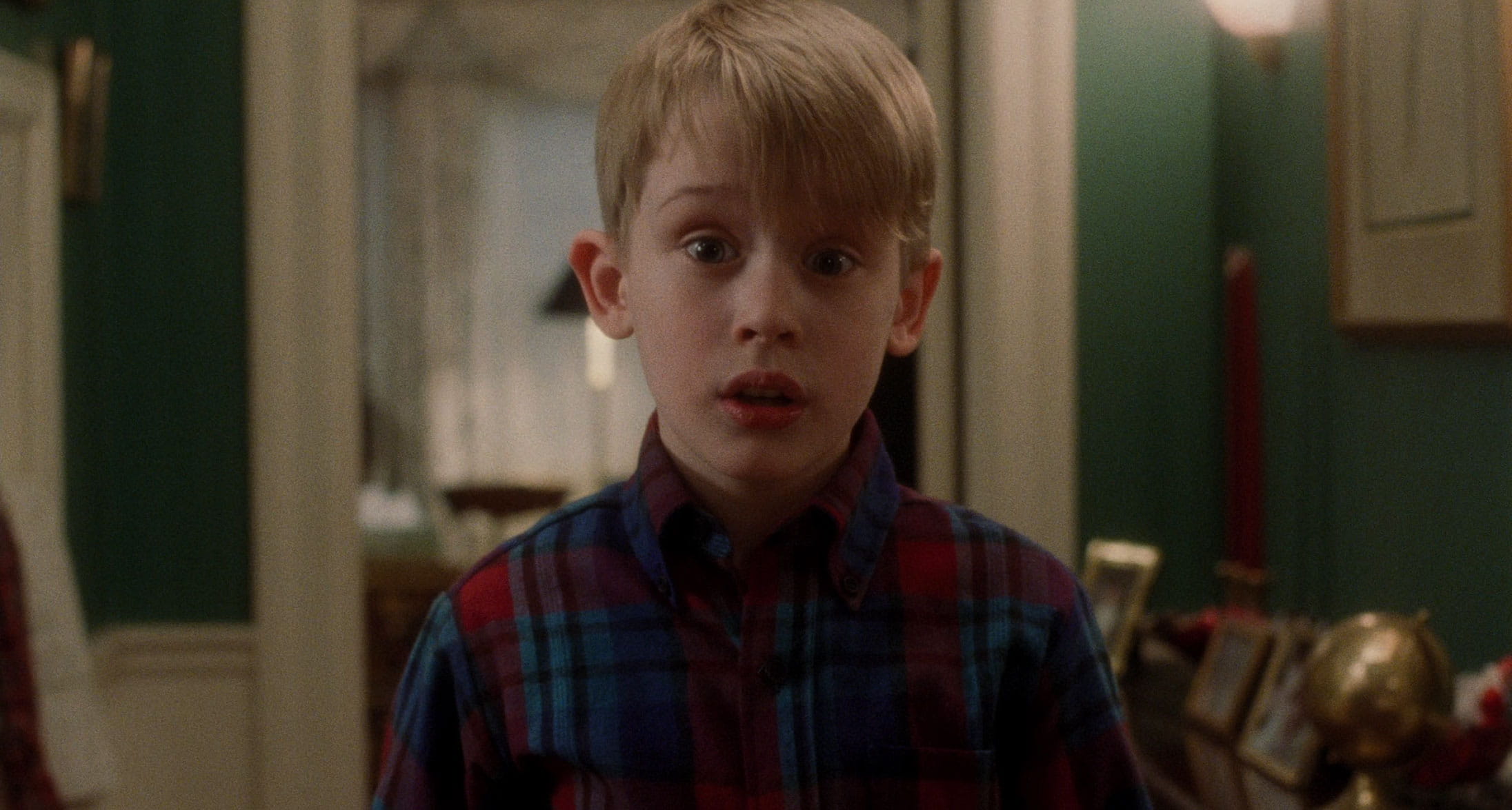 A scene from Home Alone (1990)
