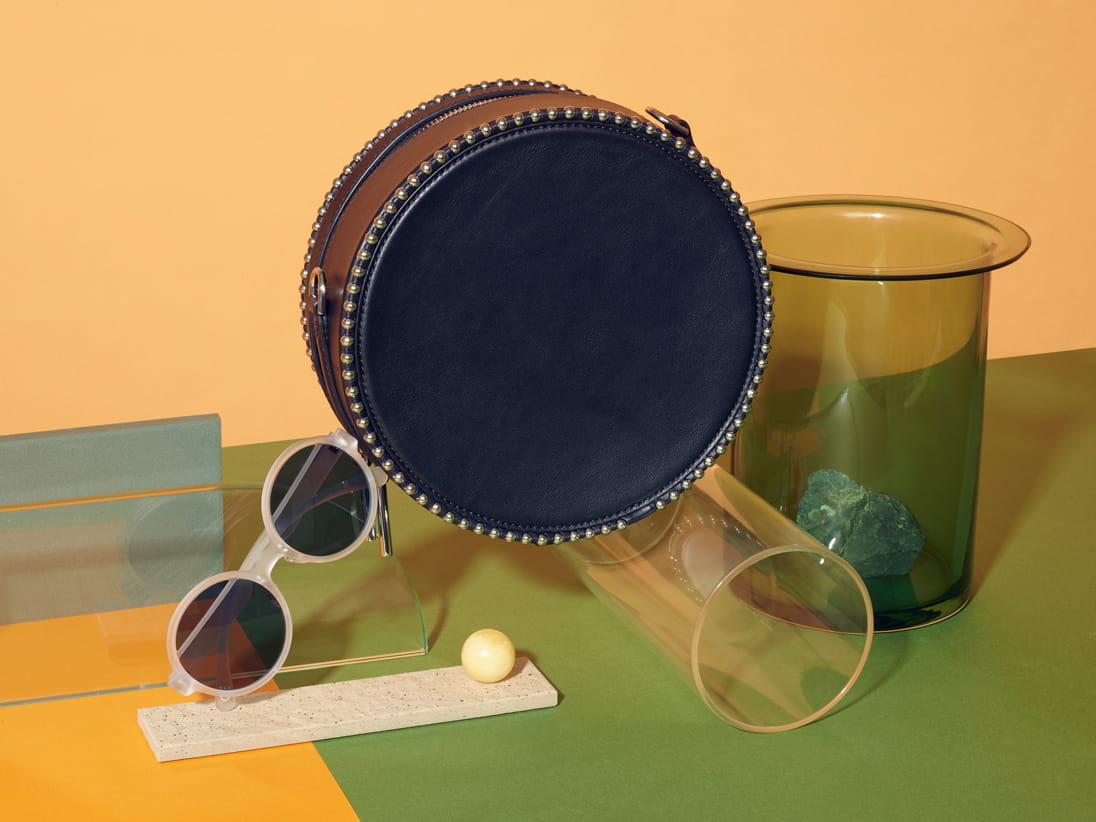 This season’s accessories are strongly in sync with the season’s round trend 