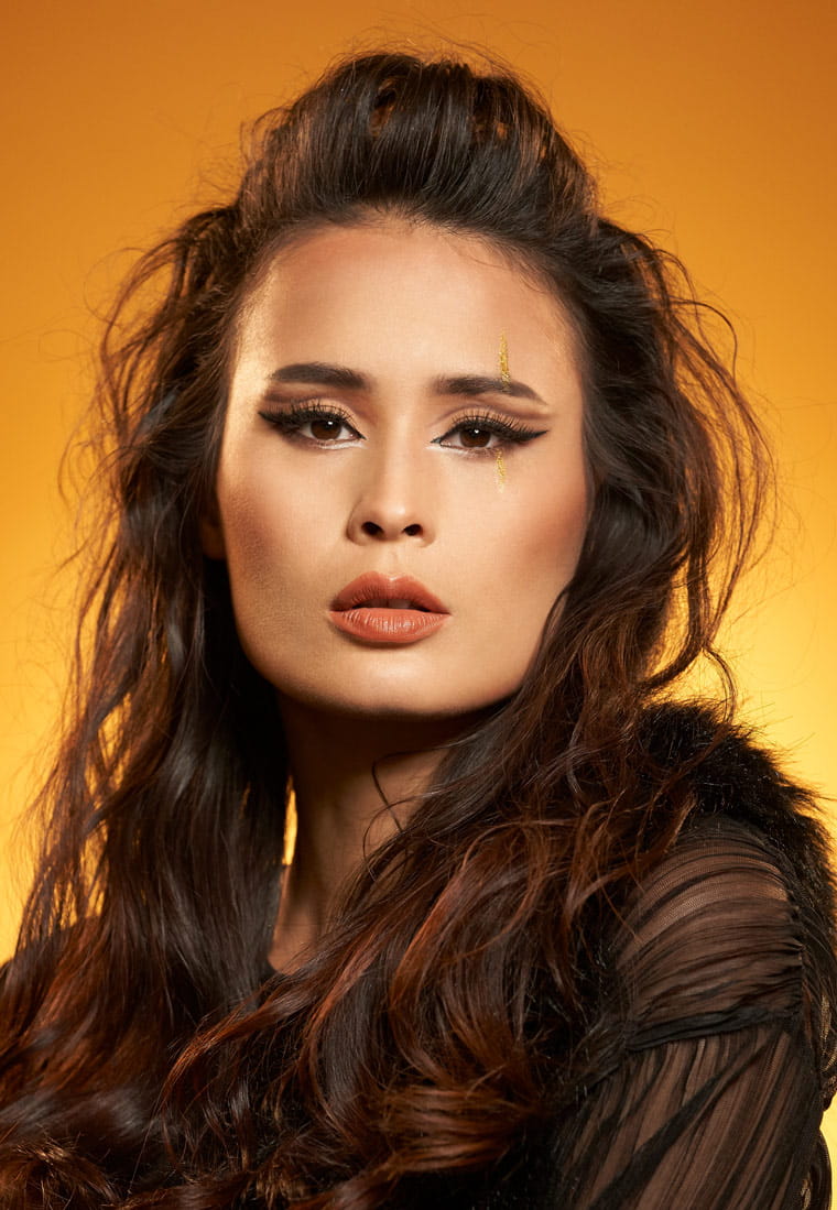 A model made up as Scar from The Lion King