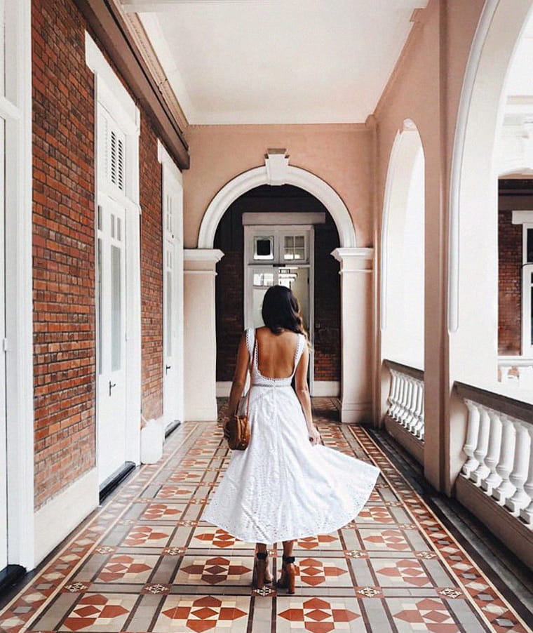 Image courtesy of Geneva Vanderzeil / Instagram.com/@apairandaspare
