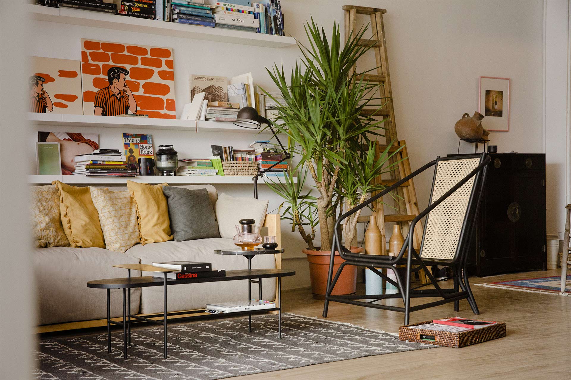 The space is accented with art sourced from galleries in Acuna’s native Philippines