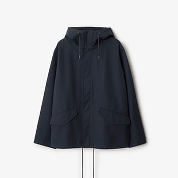 Burberry Short Bonded Gabardine Parker in Navy